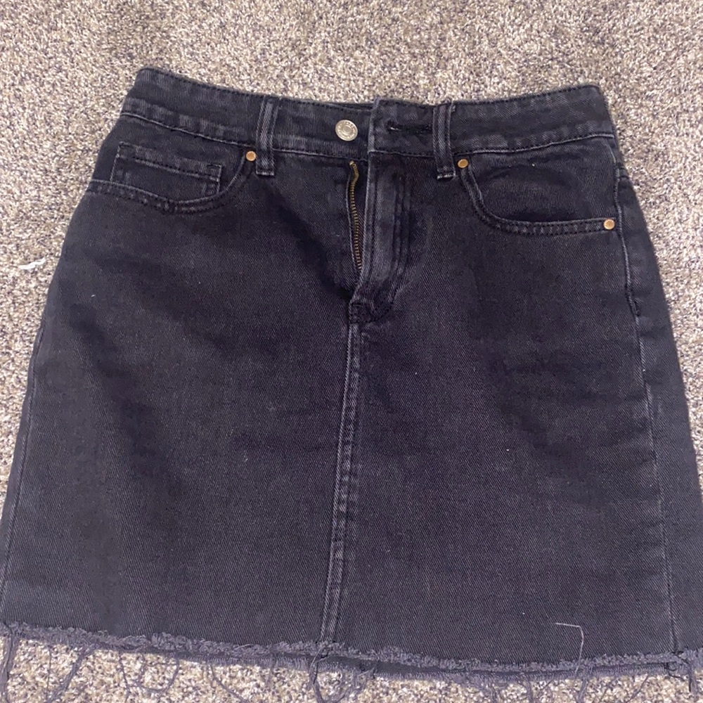 adorable pacsun skirt . size : 26
